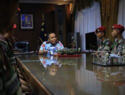 Pensiunan Letkol Membesarkan 2 Anak Menjadi Jenderal Pasukan Elit TNI