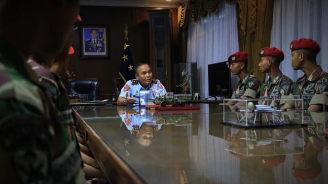 Pensiunan Letkol Membesarkan 2 Anak Menjadi Jenderal Pasukan Elit TNI