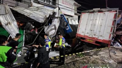 Kecelakaan Truk Tabrak Ruko di Semarang, Korban Tewas Menyedihkan