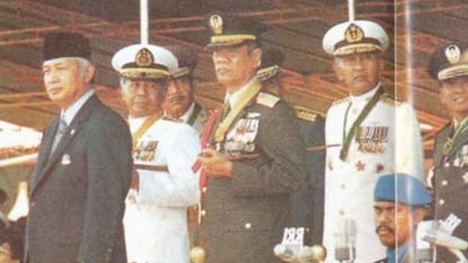 Gebrakan Jenderal Bugis: Kisah Tabrakan Meja dengan Soeharto