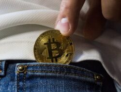 Efek Penurunan Harga Bitcoin ke 94.000 Dolar AS: Dampak dari Kebijakan Donald Trump?