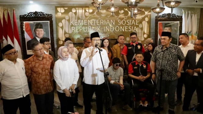 Kisruh Donasi Agus Salim: Farhat Abbas Membatalkan Laporan Polisi Novi dan Denny Sumargo